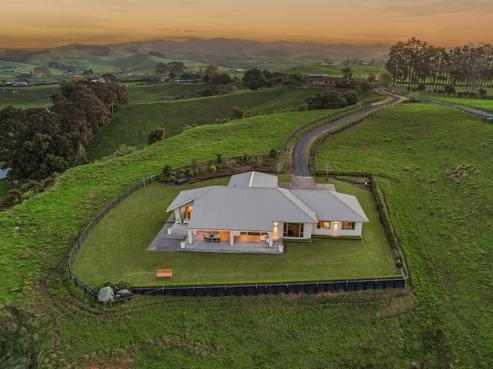 766A Back Miranda Road, Miranda