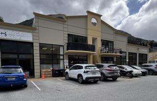 Ground Floor Unit with Carparks