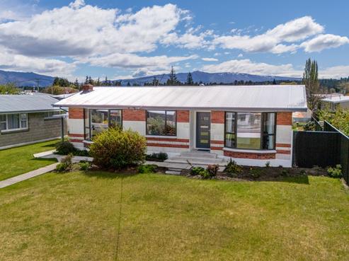 67 Royal Terrace, Alexandra
