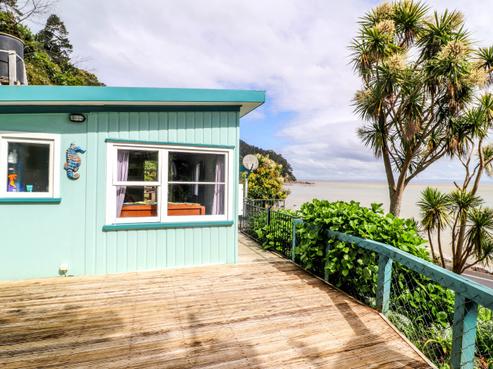 116 Thames Coast Road, Whakatete Bay