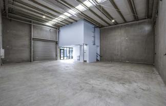 218SQM Modern Industrial Warehouse For Lease
