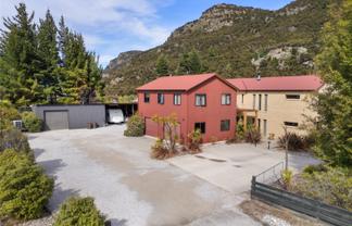 32 Rockhaven, Albert Town