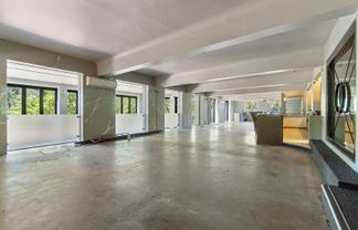 Prime Restaurant Opportunity with River Views