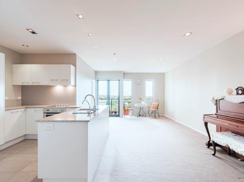 305/525B East Coast Road, Browns Bay