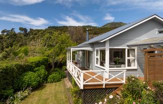8 Percy Street, Akaroa