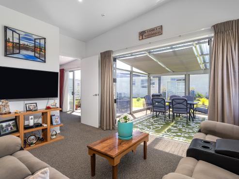 2 Dorsal Close, Whitianga