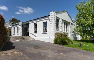 STUNNING CHARACTER + 13 CARPARKS