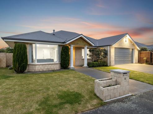 5 Harrys Way, Redwood