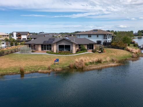 61 Ludlow Drive, Huntingdon/Lake Hood