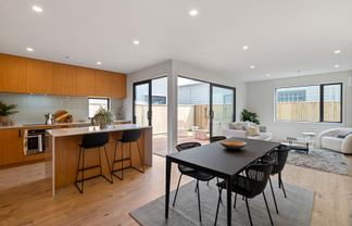 2/161 Onepu Road, Lyall Bay