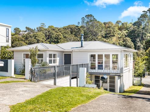 38 Woodside Road, Massey