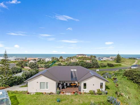 12 Longbeach Drive, Castlecliff
