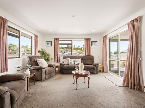 2 Austen Way, Hairini