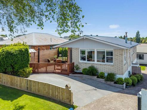 30 Hall Road, Matua