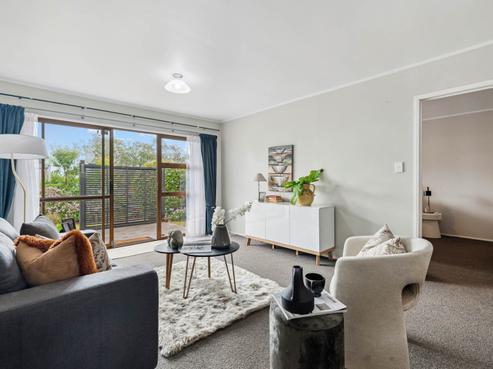 2/14 Menary Street, Papakura