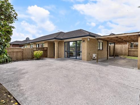 16 Carisbrook Crescent, Papakura