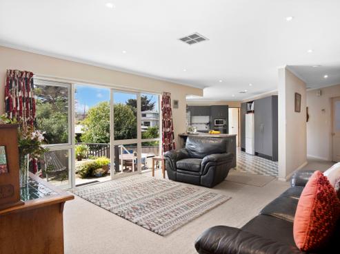 23 Renown Road, Raumati South
