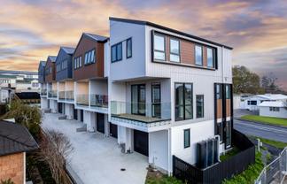 2 Reeves Road, Pakuranga