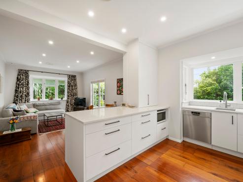 16 Albemarle Road, Northland