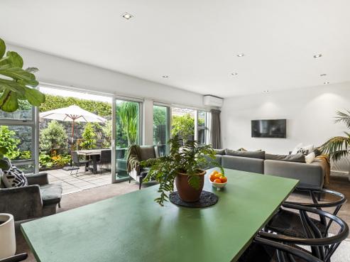 7/258 Hurstmere Road, Takapuna