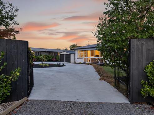 100 Avondale Road, Avondale