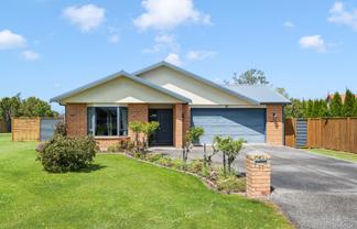 77 Reading Street, Greytown