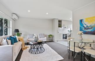 2/59 Newington Road, Henderson