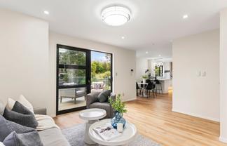 2/17B Eastglen Road, Glen Eden