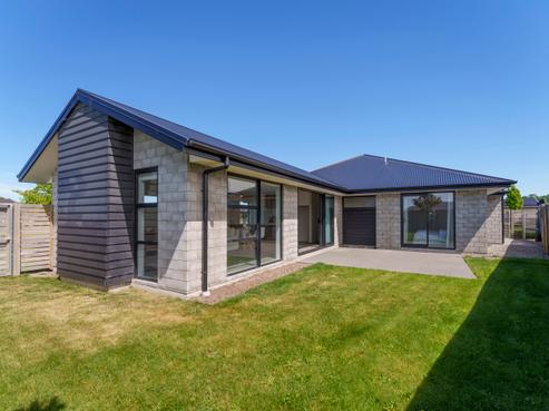 21 Oakleigh Street, Woodend