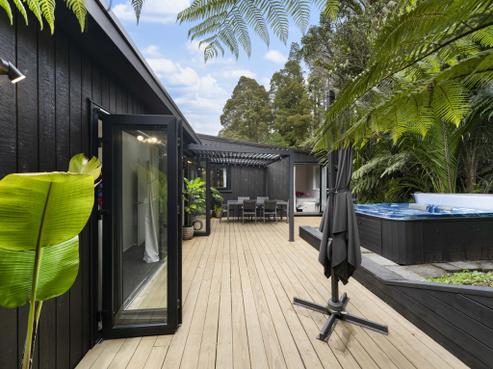 3 Huia Road, Titirangi