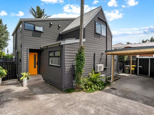 2/220 Point Chevalier Road, Point Chevalier
