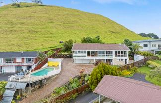 6 Conifer Lane, Mangere Bridge