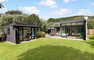 8 Erangi Place, Bethells Beach