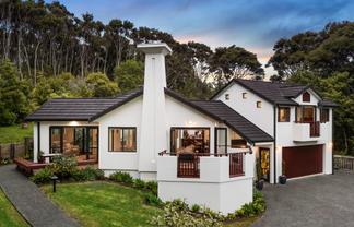 18 Daldys Bush Lane, Bayview