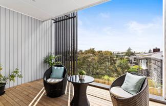 8/3 Milich Terrace, Te Atatu South