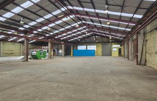 Large Workshop with New Roof for lease