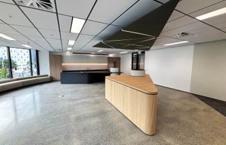 BRAND-NEW, MODERN, GREEN STAR OFFICE
