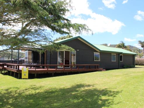 106 Rimu Place, Matarangi