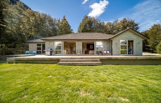 7 Tall Tree Lane, Mount Creighton