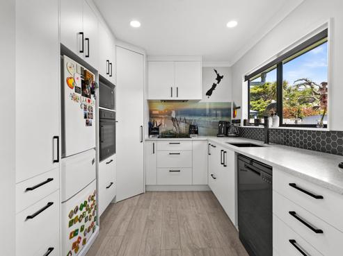 8 Bucksburn Place, Greenmeadows