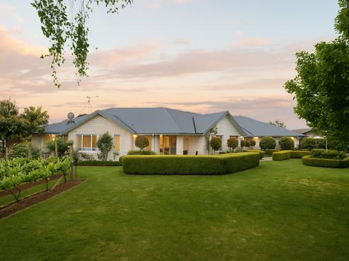 33 Haswell Place, Huntington