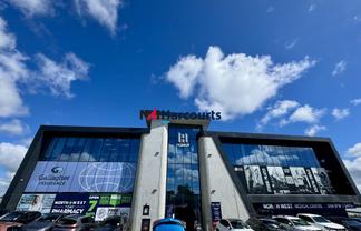 Premium Office with Sea & Sky Tower Views