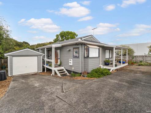 1/33 Newington Road, Henderson