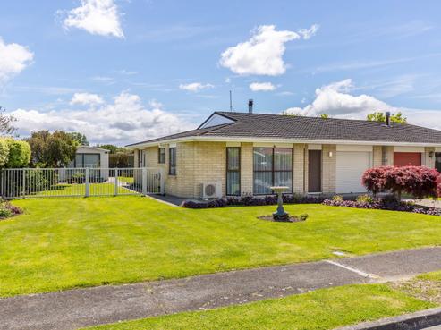 11 Lowes Place, Solway