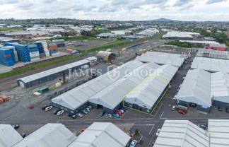 750m² Warehouse with Dual Roller Doors