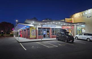 VACANT RESTAURANT
