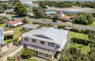 14 Manga-Pirau Street, Waikawa Beach