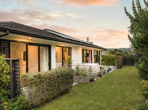 18 Awanui Crescent, Matakana