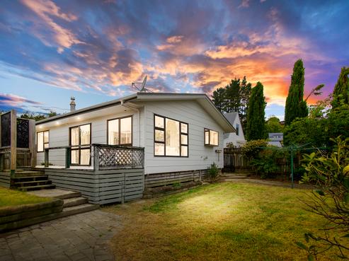2/13 Mcmanaway Grove, Stokes Valley