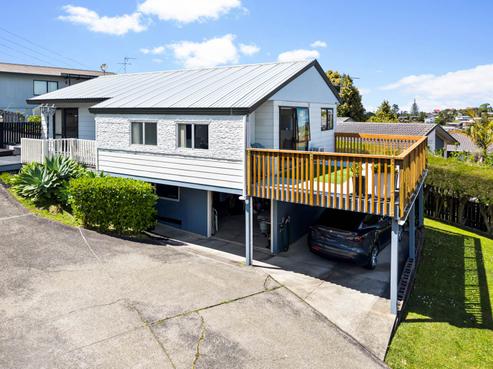 2/84 Totaravale Drive, Totara Vale